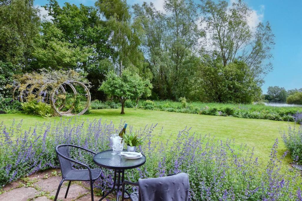 The Hideaway @ Flagham Cottage. Malmesbury Exterior photo